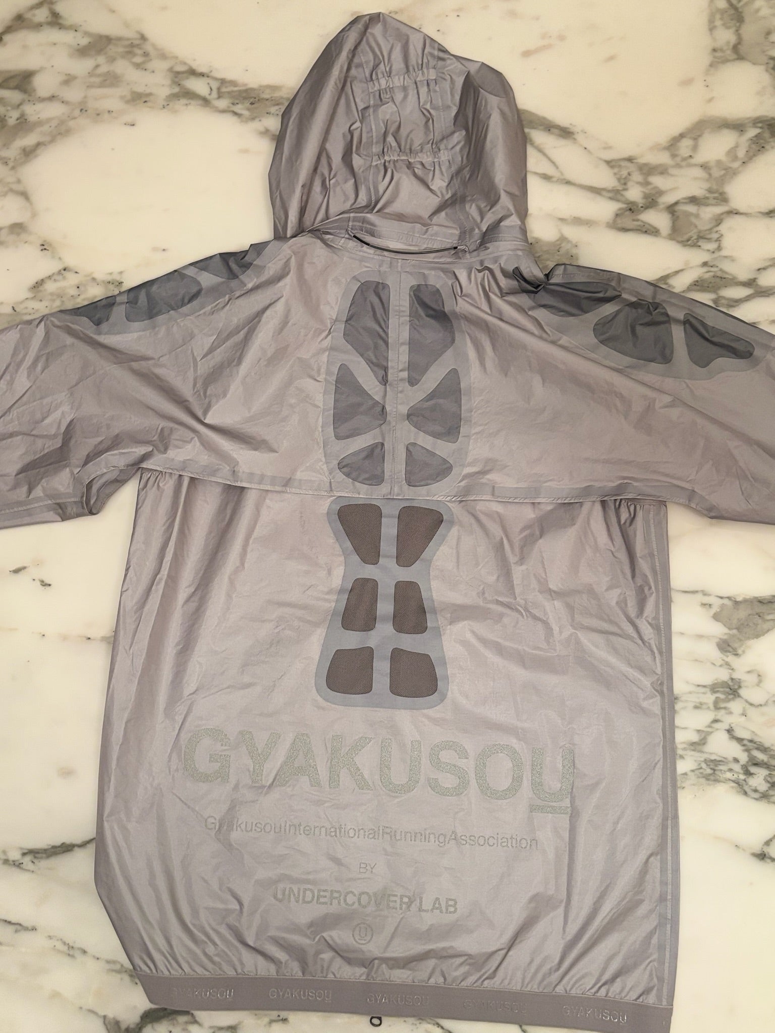 Gyakusou Silver Running Two-Piece Windbreaker