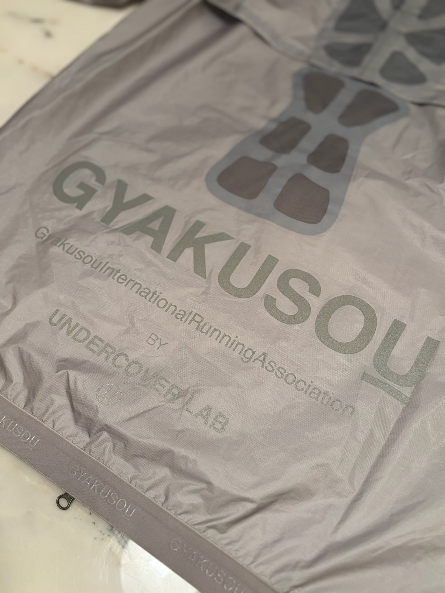 Gyakusou Silver Running Two-Piece Windbreaker